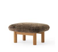 Audo Copenhagen Reposapiés Brasilia Piel de oveja root marrón. estructura de roble