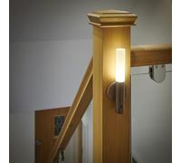 Auraglow Lámpara de pared con sensor LED inteligente, portátil, luz nocturna recargable, uso en interiores, base magnética (paquete de 2, madera de nogal)