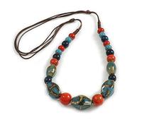 Avalaya Collar con cuentas de cerámica graduadas de color azul polvoriento, rojo, azul oscuro, cordones de seda marrón, de 50 cm a 60 cm, ligera variación de color, irregularidades naturales