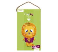 Avenue Mandarine KC165C - Una caja Little Couz'in con una figura de fieltro de costura de 21,5 cm, hilo y aguja, Richard le Lion - Doudou de coser infantil