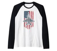 Avión de Combate sobre Bandera Estadounidense desgastada Camiseta Manga Raglan