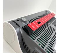 AVM FRITZ!Box 7682/7590/6660/6890/5590/5690/6670/7690) | De metal, para pegar o taladrar, autoadhesivo, con el soporte se puede montar la caja FRITZ!Box boca abajo
