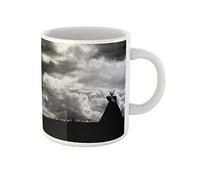 Awowee Taza de café con diseño de paisaje nativo americano del norte de la India, silueta de tepee contra turbulentas, tazas de té de cerámica de 325 ml, el mejor regalo o recuerdo para familiares