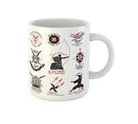 Awowee Taza de café de artes marciales, armas rientales y emblemas samurái cruzados, tazas de té de cerámica de 325 ml, el mejor regalo o recuerdo para familiares, amigos, compañeros de trabajo