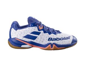 Babolat, Zapatos de Bádminton Modelo Shadow 4M, Parte Superior Ajustada, Suela Bi-Densidad, Comodidad Larga Duración, Transpirabilidad, Mantenimiento Óptimo, Blanco Azul Navy, 43 EU