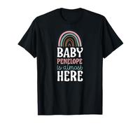 Baby Penelope Is Almost Here - Anuncio de Embarazo Boho Camiseta
