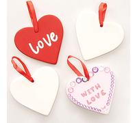 Baker Ross Corazones Decorativos de Cerámica para Pintar Decorar y Colgar. Manualidades Creativas para Niños Perfectas para el Día de San Valentín o el Día de la Madre (Pack de 5)