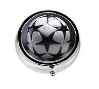 Balón de fútbol blanco y negro. Este pequeño pastillero redondo de viaje de tres compartimentos es perfecto para almacenar medicamentos diarios, vitaminas y sobre la marcha.