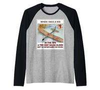 Balsa Glider Nostalgic - Juguete vintage para niños de los años 70 Camiseta Manga Raglan