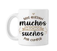 BAOBAB REGALOS Nos quedan muchos, muchos sueños por cumplir - Taza original de café para regalar en San Valentín para novio, novia, con frase y dibujo, ideal enamorados. Cerámica blanca)
