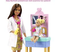 Barbie Carrera Juego Pediatra con Muñeca Marrón, Bebé, Camisa y Access