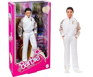 Barbie Chándal The Movie Signature Ken en Blanco y Dorado Exclusive Doll HPK04, Dorado, Blanco