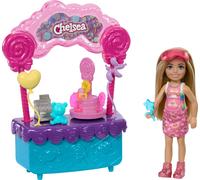 Barbie Chelsea y su Tienda de Dulces Muñeca con Set de Juego y Accesorios, Juguete +3 años (Mattel HRM07)