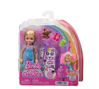 Barbie Club Chelsea Aventuras sin límites, muñeca Rubia, Patinete con Maleta y Accesorios con temática de Viaje, JMJ46
