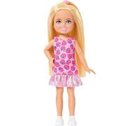 Barbie Muñeca Club Chelsea – 15,24 cm, pelo rubio, vestido con estampado de fresas y zapatos – JJB33