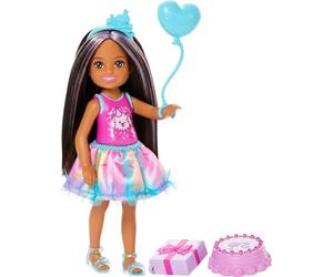 Barbie Club Chelsea, muñeca pequeña de 15,24cm con temática de cumpleaños, con Pelo castaño y mechas moradas, Vestido Colorido y 4 Accesorios de Fiesta, JJB38