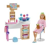 Barbie con su mascarilla, playset de SPA, muñeca con Accesorios (Mattel GJR84)