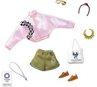 Barbie Conjunto Moda, Chaqueta Rosa Transparente, Pantalones Cortos y 6 Accesorios para muñecas, Color carbón, 0 (Mattel GJG34)