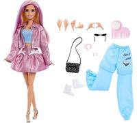 Barbie Deluxe Style Muñeca con Falda y Chaqueta Rosa Metalizado Barbiecore, 4 Conjuntos, 4 Accesorios, 4 Manos Intercambiables, 2 Pares de Zapatos y Pelo Que Cambia de Color, JNC61