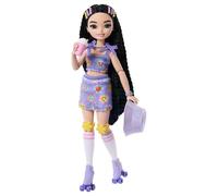 Barbie Muñeca de moda Renee JFX99 – Patinadora articulada, pelo negro y 12 piezas temáticas
