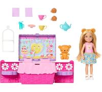 Barbie Family & Friends Club Chelsea Fiesta del té, Conjunto de Juego desplegable con muñeca pequeña Rubia, Cesta de pícnic transformable y más de 10 Accesorios, JJB40