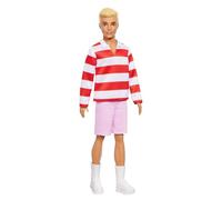 Barbie Fashionistas Ken Muñeco n. 241 rubio con un polo de rayas rojas y blancas, pantalones cortos rosas, calcetines blancos y zapatillas deportivas, HYV01