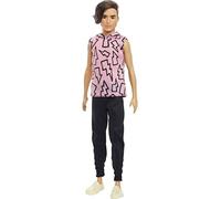 Barbie Ken Fashionista Camiseta Rayos con Pelo enraizado Muñeco Moreno con Pantalones Largos, Juguete a la Moda +3 años (Mattel HBV27)