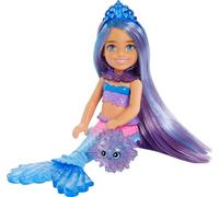 Barbie Mermaid Power Chelsea Muñeca sirena con pelo largo azul y morado, cola de purpurina, cofre y accesorios, juguete +3 años (Mattel HHG57)