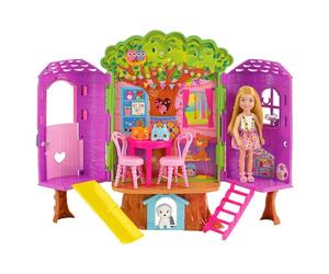 Barbie Muñeca Chelsea, Set de casita del árbol y Accesorios | Muñeca pequeña, cachorro, incluye casita del árbol con muebles temáticos, tobogán y más de 10 accesorios, +3 años, HPL70