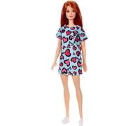 Barbie Muñeca Peliroja con Vestido Azul con Estampado de Corazones (Mattel GHV48)