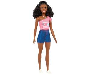 Barbie Mysteries: Beach Detectives Barbie Brooklyn Muñeca de moda con conjunto característico extraíble con accesorios, como un collar, JFV64