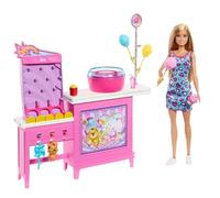 Barbie Mysteries: Beach Detectives Barbie Malibu Conjunto de juego con muñeca y puesto de juegos con algodón de azúcar, con 20 accesorios, incluidos premios, JFV67