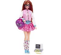 Barbie Rewind Doll, '80s Edition Schoolin' Around Outfit con Chaqueta universitaria, Falda Lavada con ácido y Accesorios RAD