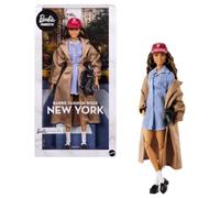 Barbie Signature @BarbieStyle Nueva York Muñeca de colección | Muñeca de moda con look neoyorquino, vestido azul, abrigo marrón y accesorios, muñeca de colección, JJX32