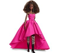 Barbie Signature Colección Rosa Deluxe Muñeca con Vestido Rosa Alta Costura, Juguete de colección, Regalo +16 años (Mattel HBX96)