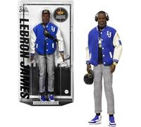 Barbie Signature Lebron James Muñeco Kenbassadors Coleccionable con Chaqueta Bomber universitaria y Accesorios Que Incluyen Auriculares y Gafas de Sol, Entre Otros, HRM33