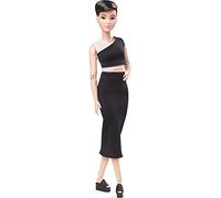 Barbie Signature, muñeca Pelo Corto con Accesorios de Moda de Juguete (Mattel GXB29)