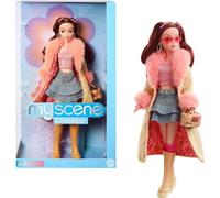 Barbie Signature My Scene Chelsea Muñeca y Accesorios, Conjunto Inspirado en los años 2000 con un Top de Mariposas, Pantalones Cargo y un Bolso de Tela Vaquera, Incluye Soporte para la muñeca, HYC19