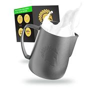 Barista Legends® Jarra de Leche ARES Negro [600 ml] - Acero Inoxidable Para Espumar y Latte Art