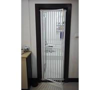 Barrera Alta para Gatos Personalizable, Valla para Perros con fijación a presión para Puertas y cocinas, para el Aislamiento de Animales en acogida(115x210cm/45x83in)