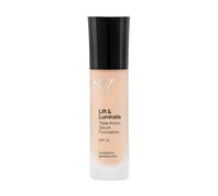Base de maquillaje Lift & Luminate No7 de Boots con FPS 15 en beige c?lido - 1 oz en beige c?lido