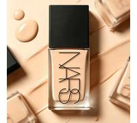 Base de Maquillaje NARS en Botella Cuadrada, Control de Grasa, Refleja la Luz, Mejora la Piel, Cobertura Media, Base Líquida