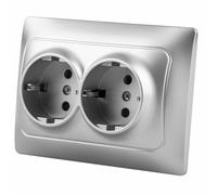 Base doble monoblock empotrable universal 16A, ideal para conexiones eléctricas en interiores y exteriores.