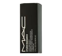 Base transparente radiante facial y corporal MAC Studio Radiance N6 50 ml