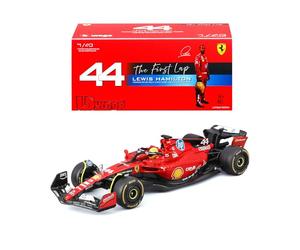 Bburago - Ferrari SF-23 Test Fiorano Lewis Hamilton, Coche diecast a Escala 1:43, réplica Detallada de la Primera Prueba Oficial de 2025, número 44, Vitrina de exposición, Licencia Ferrari, Edad 14+
