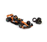 Bburago McLaren MCL38 Miami Grand Prix 2024 F1 Racing Car, 1:24 Escala, Lando Norris, Tyre Changing Playset for Ages 3+