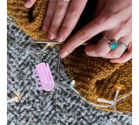 BCOATH Dedal para Tejer 4 Ranuras, Guía de Hilo para Crochet, Accesorio Práctico para Organizar Hilos, Herramienta de Costura Manual, Suministros para Tejer y Crochet, Color Aleatorio