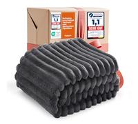 Bedsure Manta Sofá Polar Suave - Manta Gruesa y Esponjosa para Cama y Sofá, Cálida y Acogedora para Invierno, Diseño de Rayas Anchas, XL 150 x 200 cm, Gris Oscuro