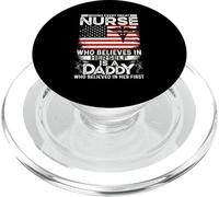 Behind Great Nurse Who Believes in Her Self is a Daddy PopSockets PopGrip para MagSafe