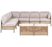 Beliani Sofá Modular de Exterior esquinero de ratán sintético con Mesa de Centro 6 plazas Estructura de Metal con Cojines para el Respaldo y el Asiento Tablero de Vidrio Beige Claro OMEGANA